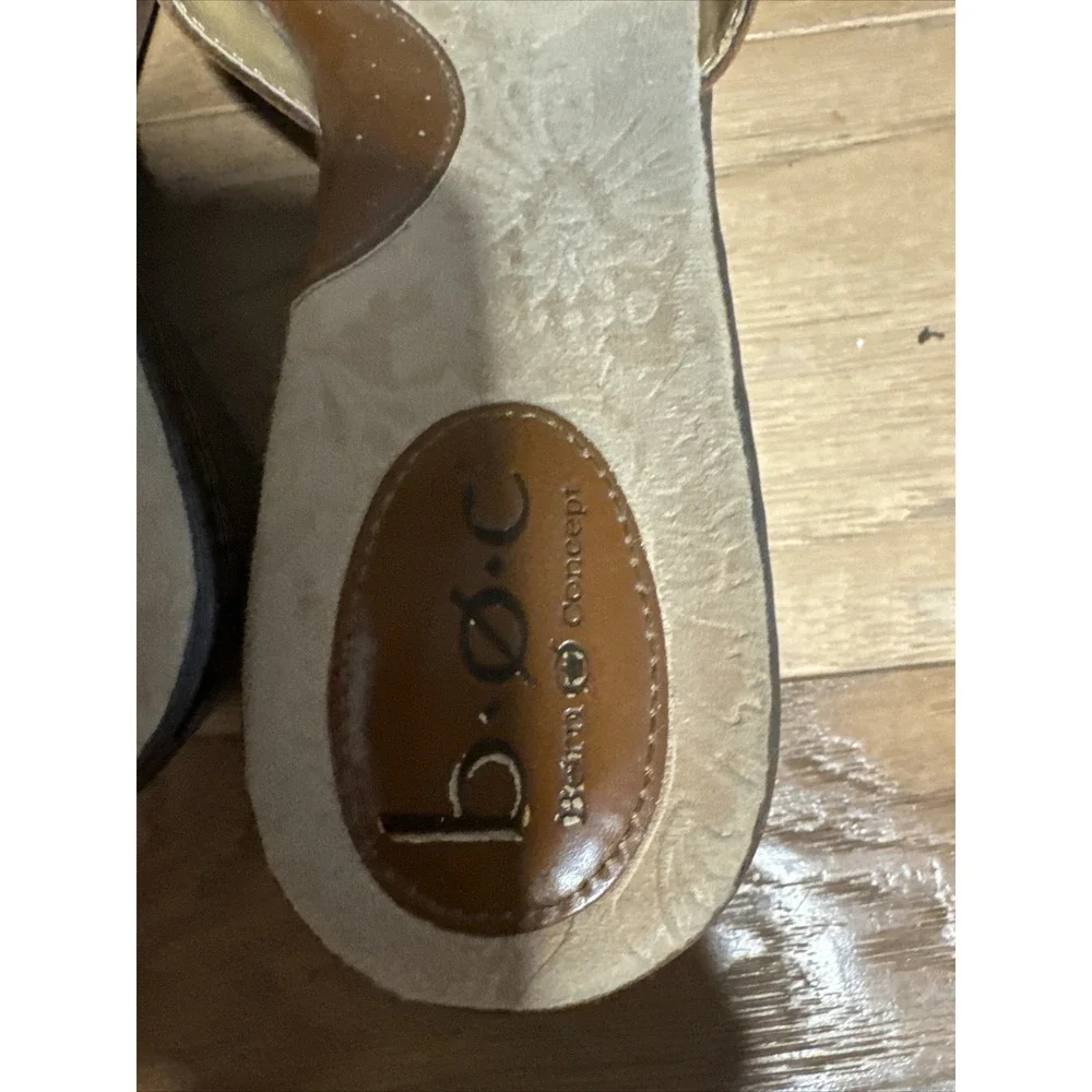 BOC Wedge Sandal Womens 9 Brown Leather Laser Cut Floral Slide Summer Shoes